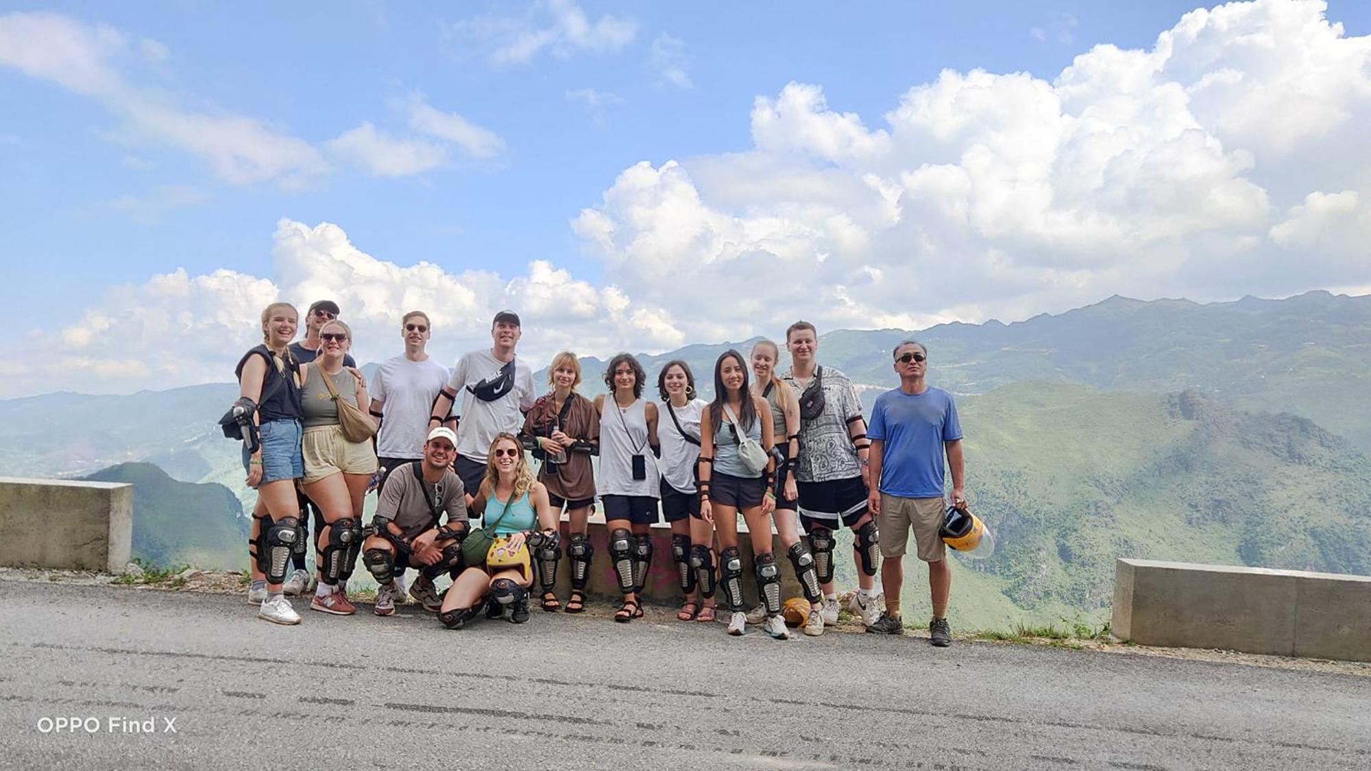 Felila Hostel & Tours Hà Giang Eksteriør billede